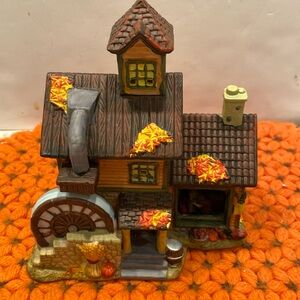NWT Thanksgiving Harvest House Porcelain Building